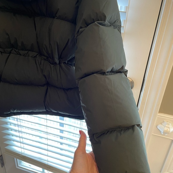 Lululemon Wonder Puff Jacket - Picture 16 of 16